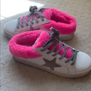 Steve Madden slip on tennis shoes